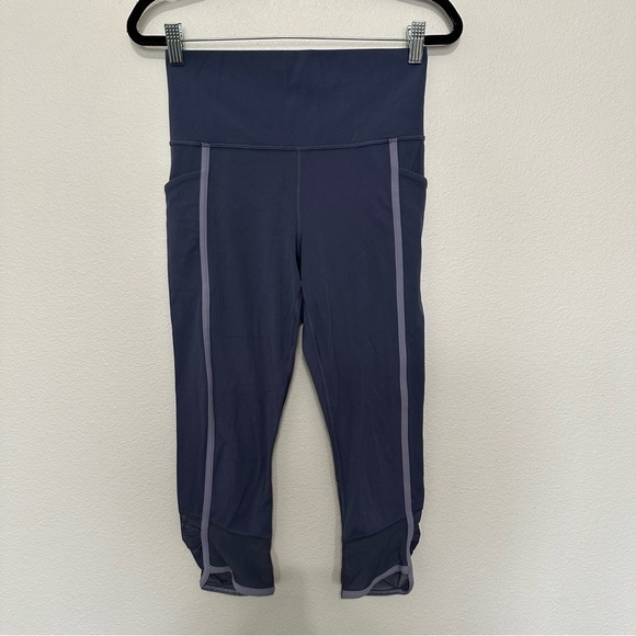 Athleta women’s salutation stash pocket II Capri pants blue mesh panel S small - Picture 1 of 3